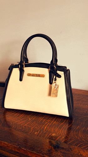 Guess cream black - &,
