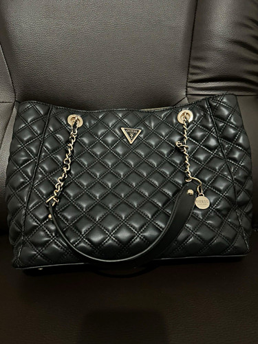 Guess large black quilted - quilted, faux