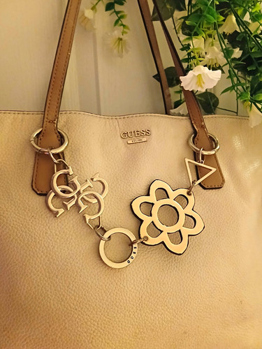 Guess beige faux leather tote - guess,