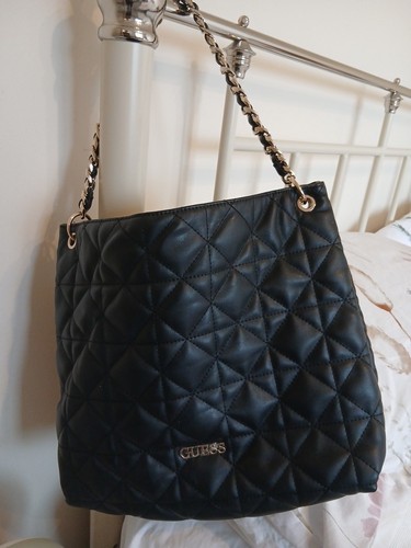 Guess large black quilted - large,